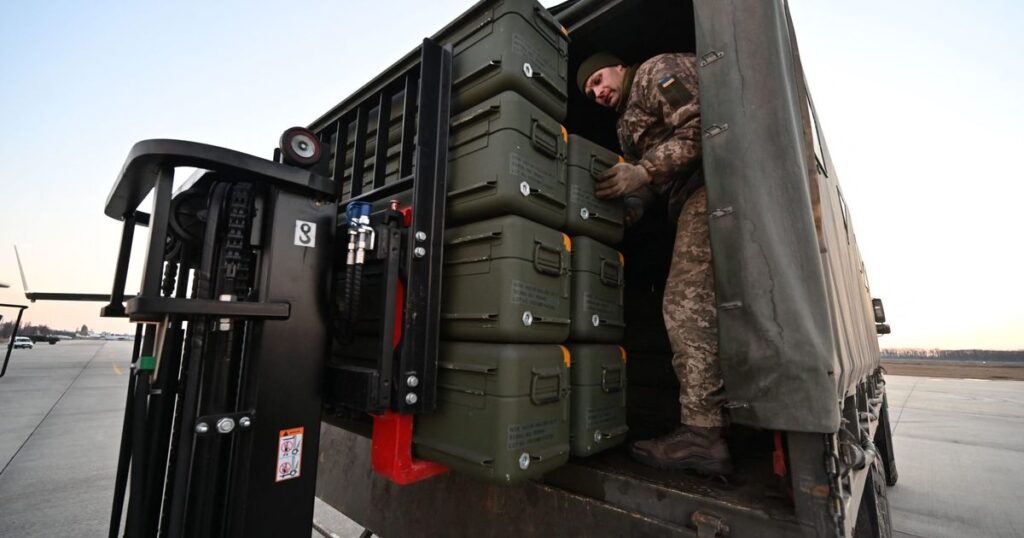 помощь США